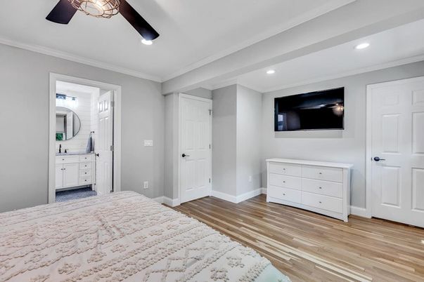Bathroom, Bedroom, Interior, Recessed Lighting, Wood Texture Flooring