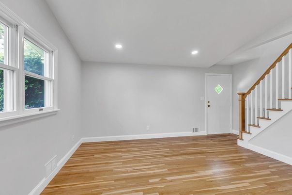 Empty room, Interior, Recessed Lighting, Wood Texture Flooring