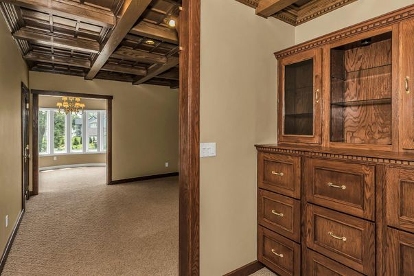 Chandelier, Empty room, Interior, Wooden Beams, Wooden Ceilings