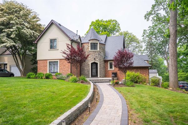 Exterior, Facade, Brick Facade, Queen Anne Victorian