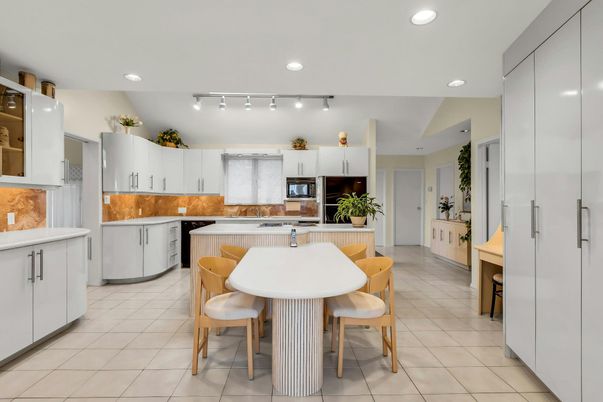 Dining room, Interior, Kitchen, Recessed Lighting