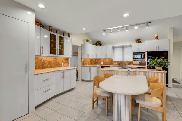Dining room, Interior, Kitchen, Recessed Lighting