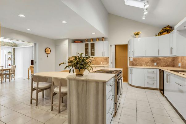 Dining room, Interior, Kitchen, Recessed Lighting