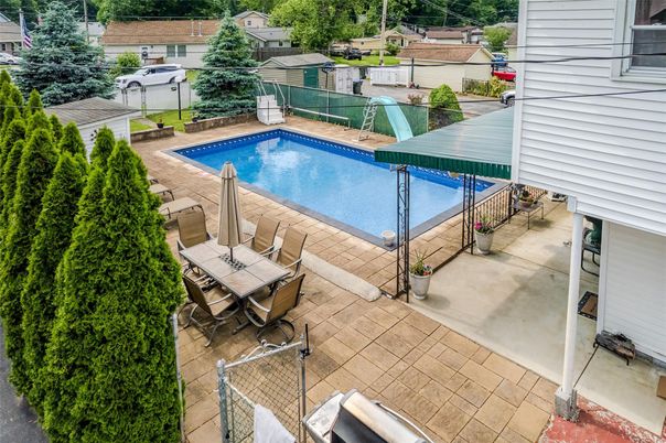 Exterior, Pool