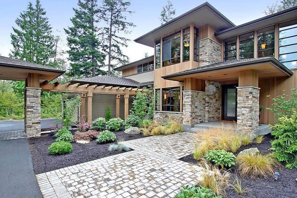 Exterior, Facade, Modern