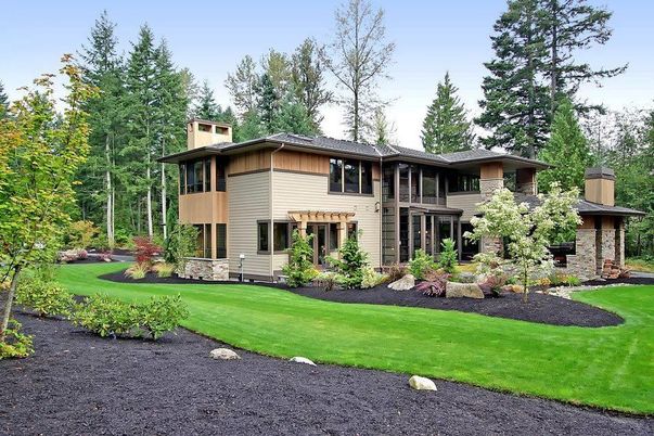 Backyard, Exterior, Facade, Split Level