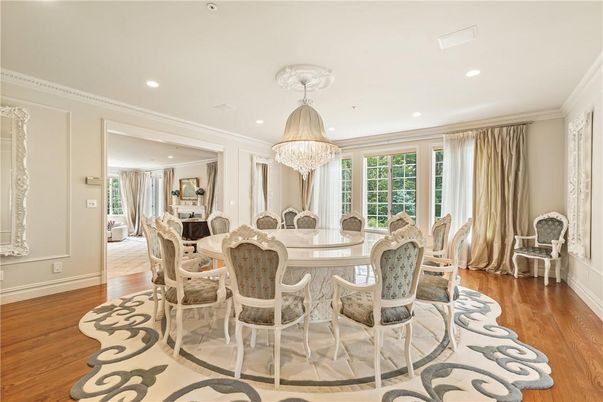 Chandelier, Dining room, Interior, Recessed Lighting, Wood Texture Flooring