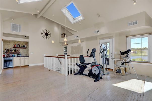 Fitness Equipment, Interior, Pendant Lights, Recessed Lighting, Wood Texture Flooring