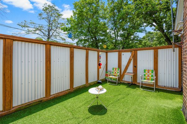Backyard, Exterior