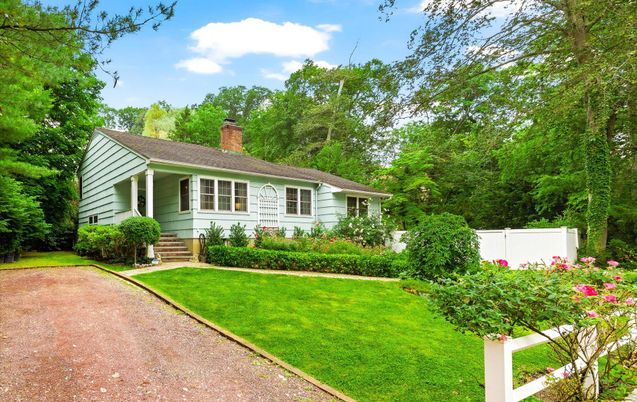 Backyard, Exterior, Facade, Cape Cod