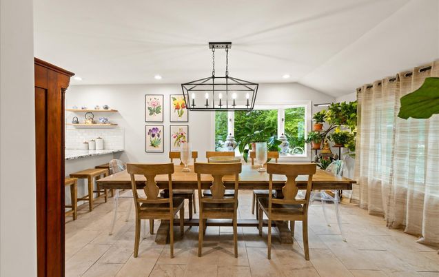 Dining room, Interior, Pendant Lights, Recessed Lighting