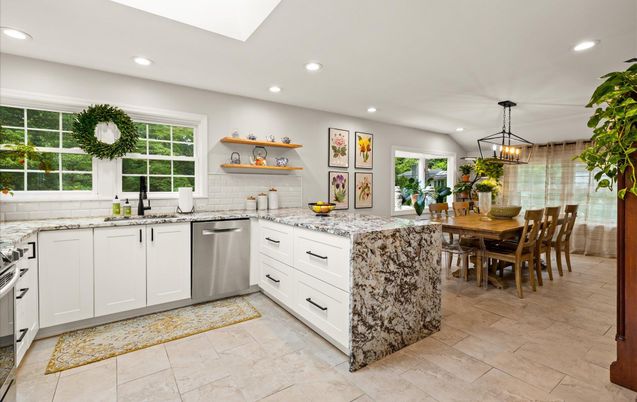 Dining room, Interior, Kitchen, Pendant Lights, Recessed Lighting, Stainless Steel Appliances