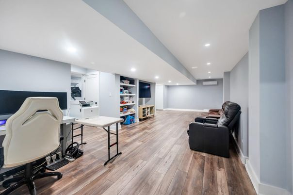 Home Office, Interior, Recessed Lighting, Wood Texture Flooring
