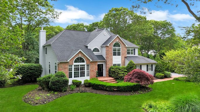 Exterior, Facade, Brick Facade, Brick Traditional