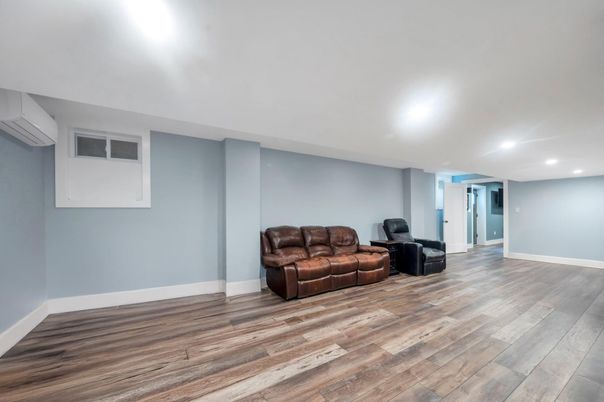 Interior, Recessed Lighting, Wood Texture Flooring