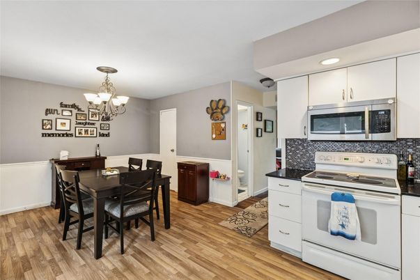 Chandelier, Dining room, Interior, Kitchen, Recessed Lighting, Wood Texture Flooring
