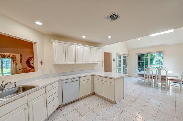 Dining room, Interior, Kitchen, Recessed Lighting