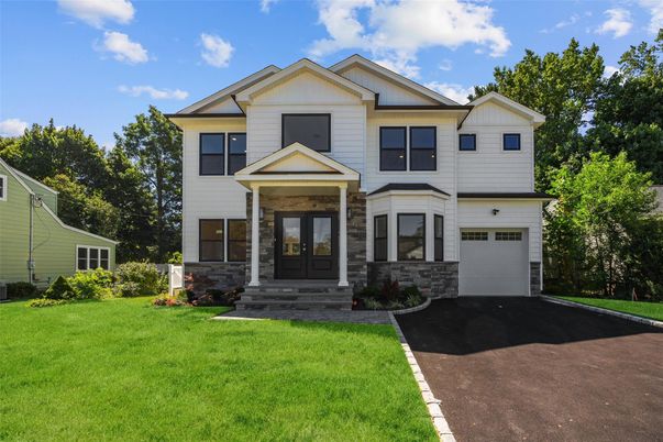 Attached, Exterior, Facade, Farmhouse
