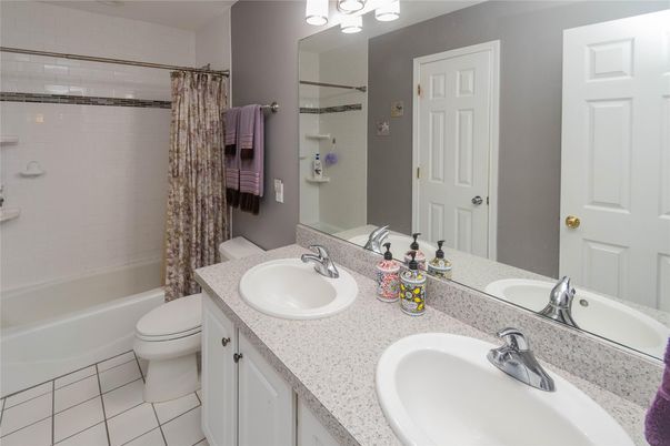 Bathroom, Dual Sink Vanities, Interior