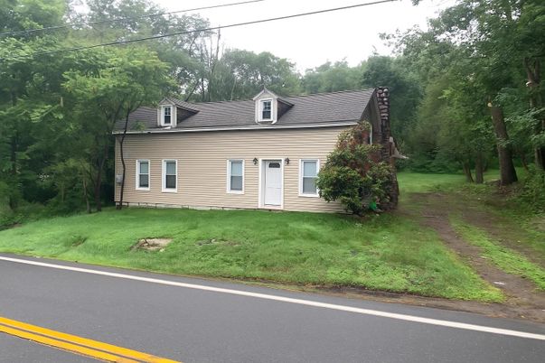 Exterior, Facade, Cape Cod