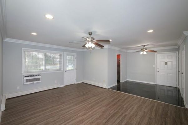 Empty room, Interior, Recessed Lighting, Wood Texture Flooring