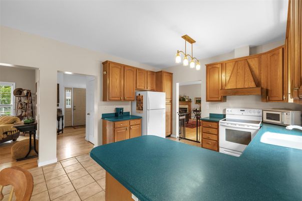 Interior, Kitchen, Pendant Lights, Wood Texture Flooring
