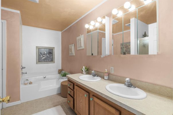 Bathroom, Dual Sink Vanities, Interior
