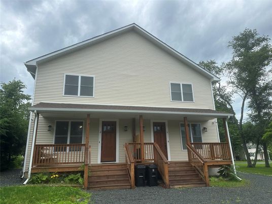 Exterior, Facade, American Craftsman