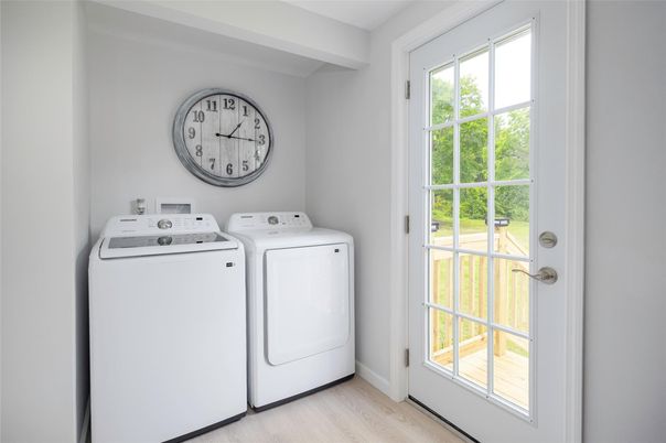 Interior, Washer, Wood Texture Flooring