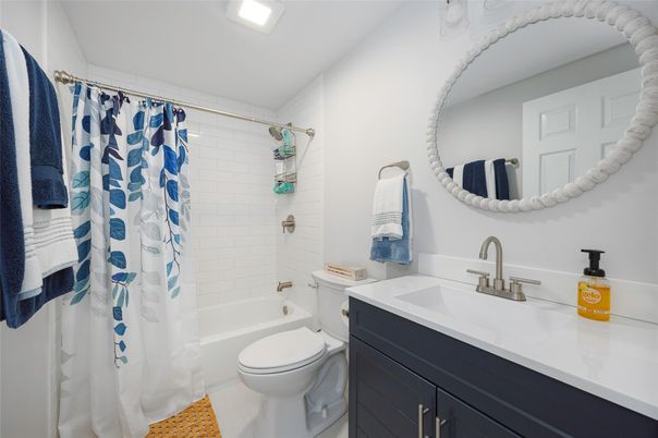 Bathroom, Interior, Recessed Lighting
