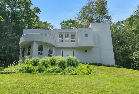 Backyard, Exterior, Facade, Modern