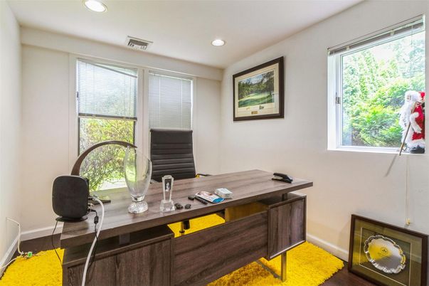 Home Office, Interior, Recessed Lighting, Wood Texture Flooring