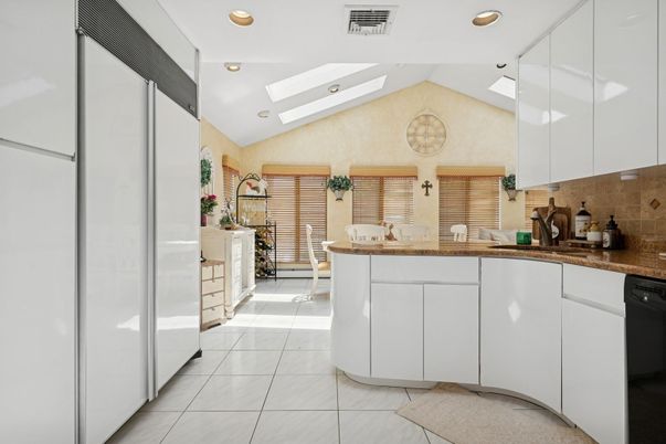 Dining room, Interior, Kitchen, Recessed Lighting