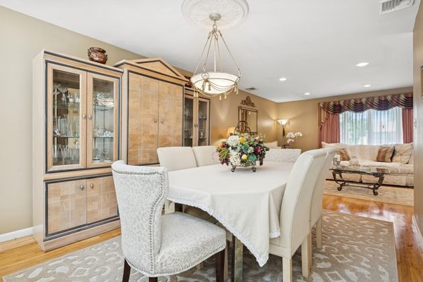 Dining room, Interior, Living room, Pendant Lights, Recessed Lighting, Wood Texture Flooring