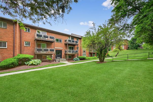 Backyard, Exterior, Facade, Brick Facade, Rowhouse
