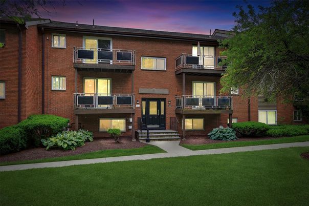 Backyard, Exterior, Facade, Brick Facade, Rowhouse