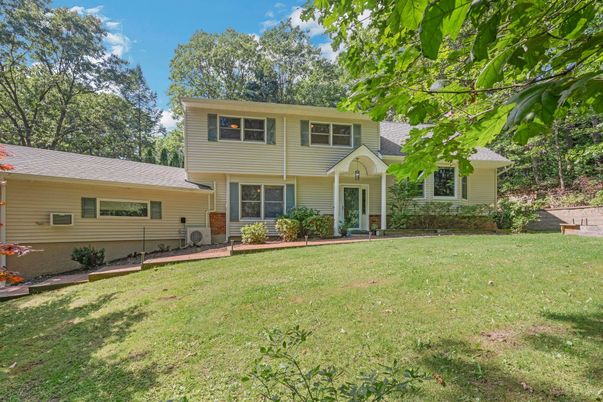 Backyard, Exterior, Facade, Split Level