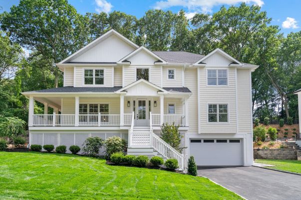 Attached, Exterior, Facade, Farmhouse