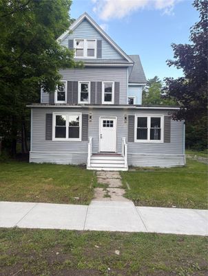 Exterior, Facade, Farmhouse