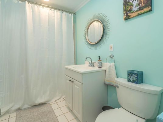Bathroom, Interior, Recessed Lighting