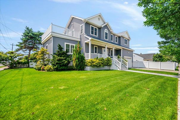 Backyard, Exterior, Facade, Cape Cod