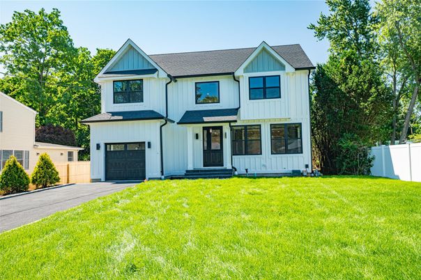 Attached, Exterior, Facade, Farmhouse