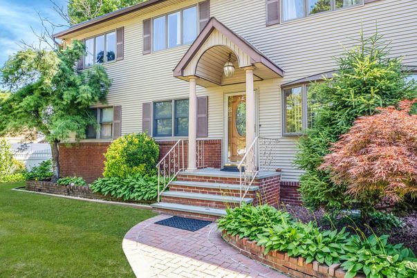 Exterior, Facade, Brick Facade, Queen Anne Victorian