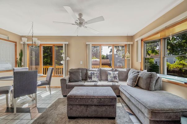 Dining room, Interior, Living room, Pendant Lights