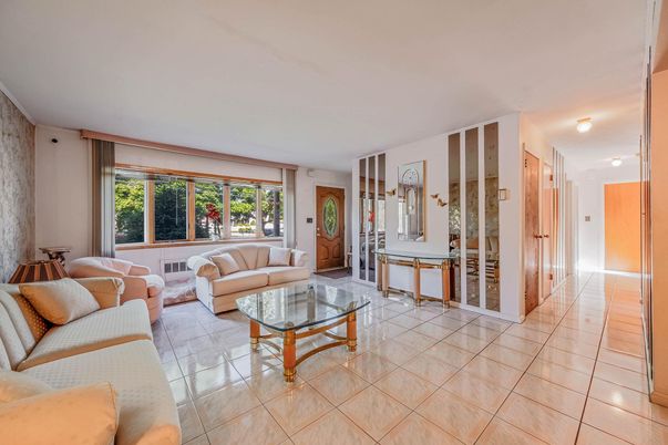 Interior, Living room