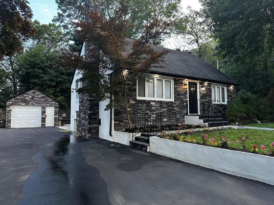 Detached Garage, Exterior