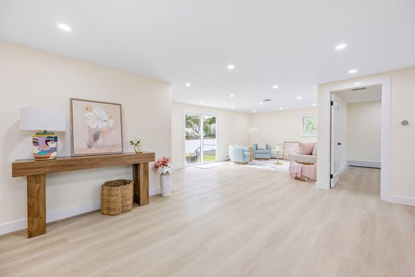 Interior, Recessed Lighting, Wood Texture Flooring