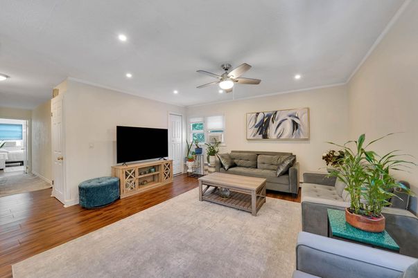 Interior, Living room, Recessed Lighting, Wood Texture Flooring