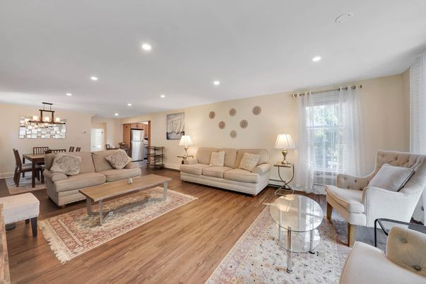 Dining room, Interior, Living room, Pendant Lights, Recessed Lighting, Wood Texture Flooring