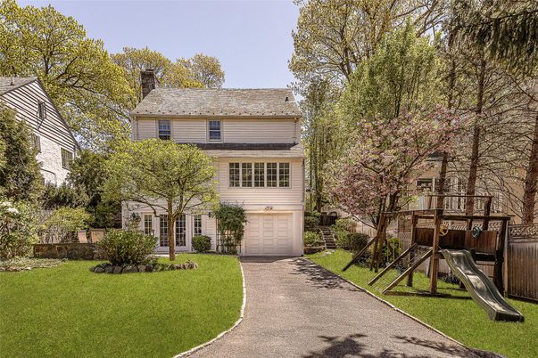 Attached, Backyard, Exterior, Facade, Playground, Georgian